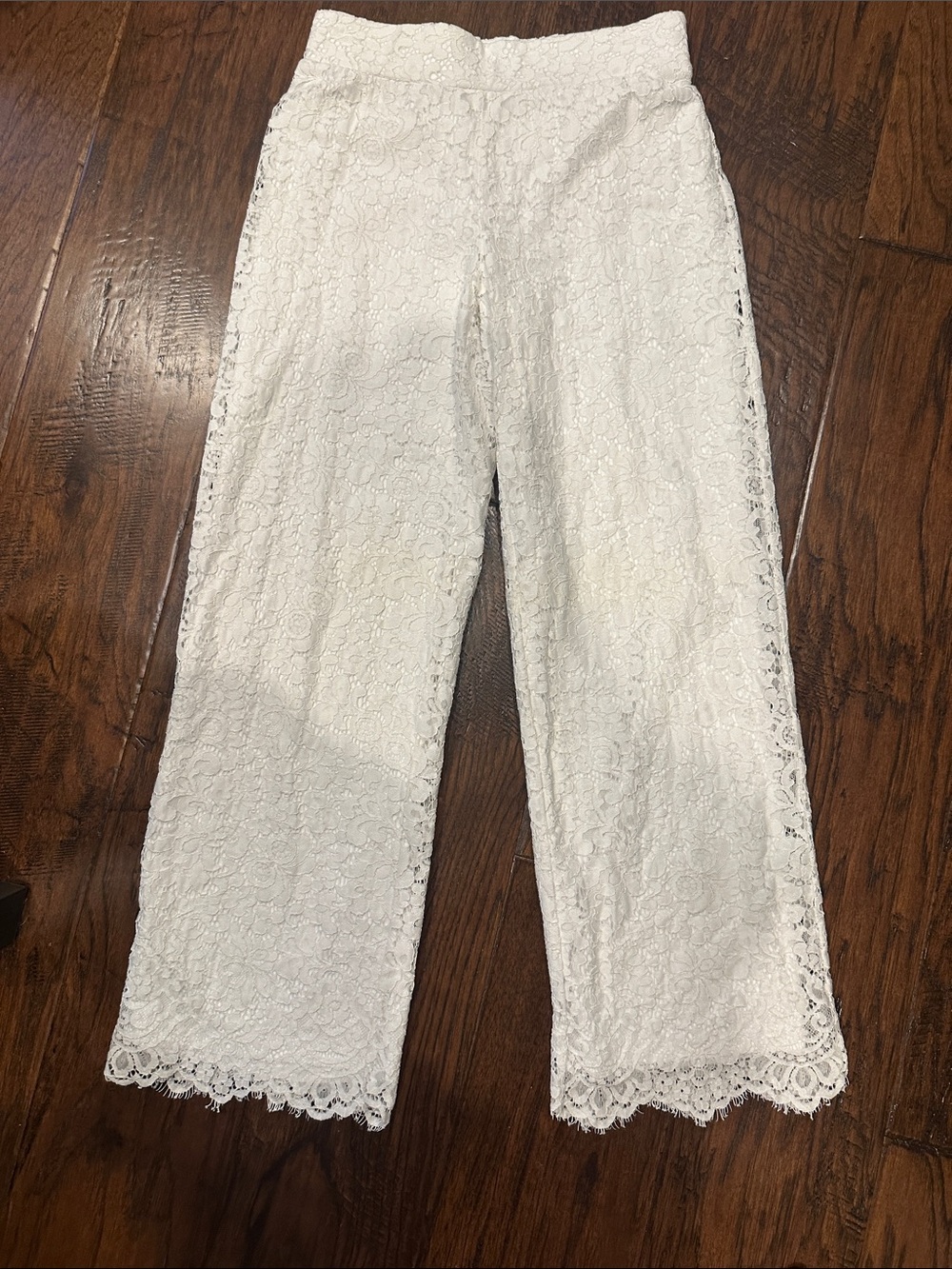 Isaac Mizrahi White Lace Cropped Pull-On Pants